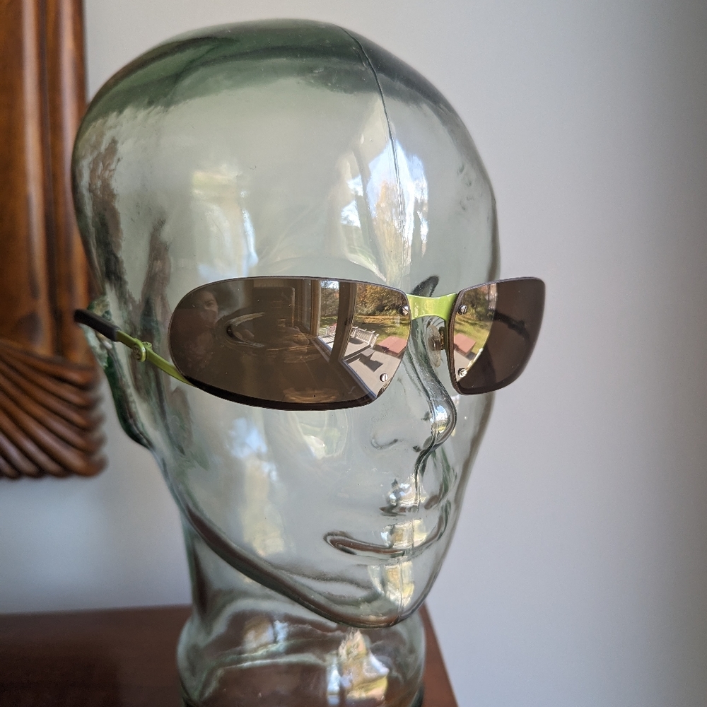 🎁Authentic CHANEL frameless sunglasses 😎